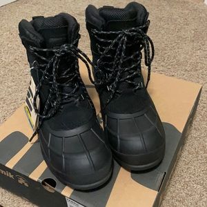 Kamik NWT black snow boots. Waterproof. Size men’s 8